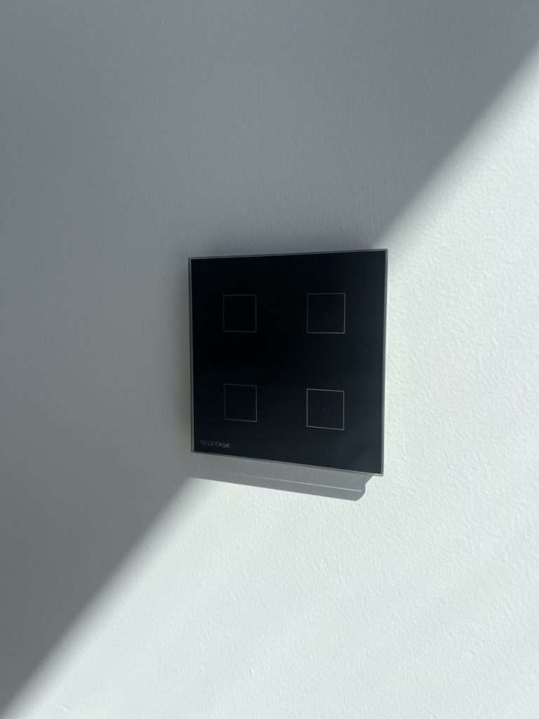 Teletask keypad in the Marsascala villa