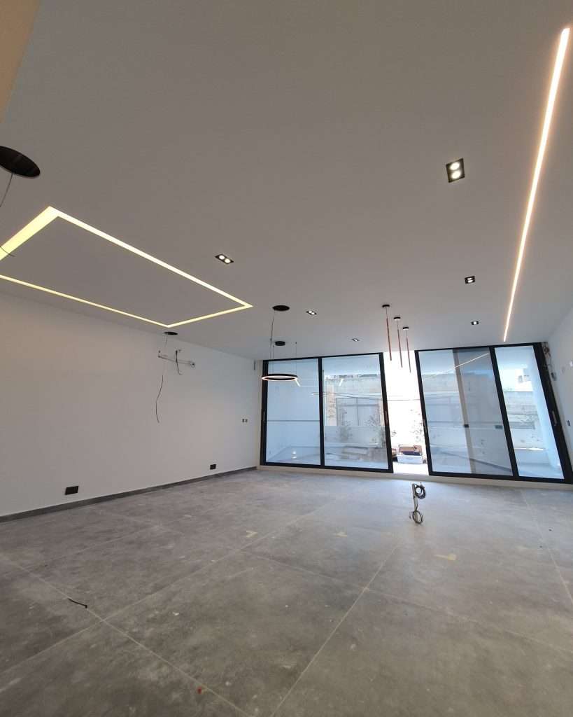 Smart access control in the apartment