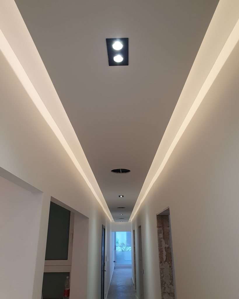 Mood lighting in the Baħar iċ-Ċagħaq apartment